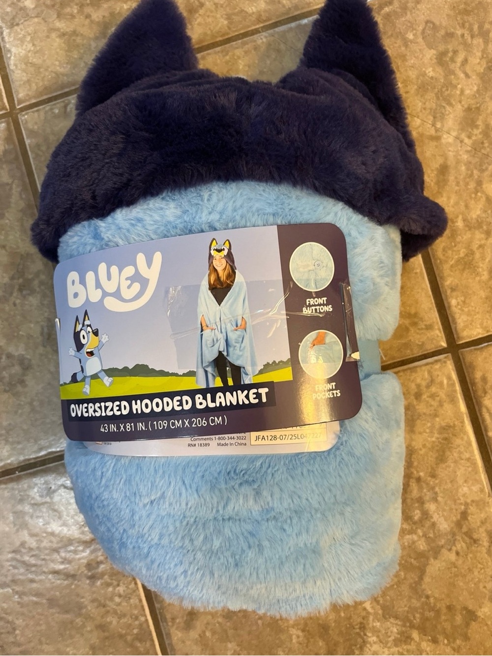 Bluey Adult Hooded Blanket - Light Blue & Navy. 43x 81